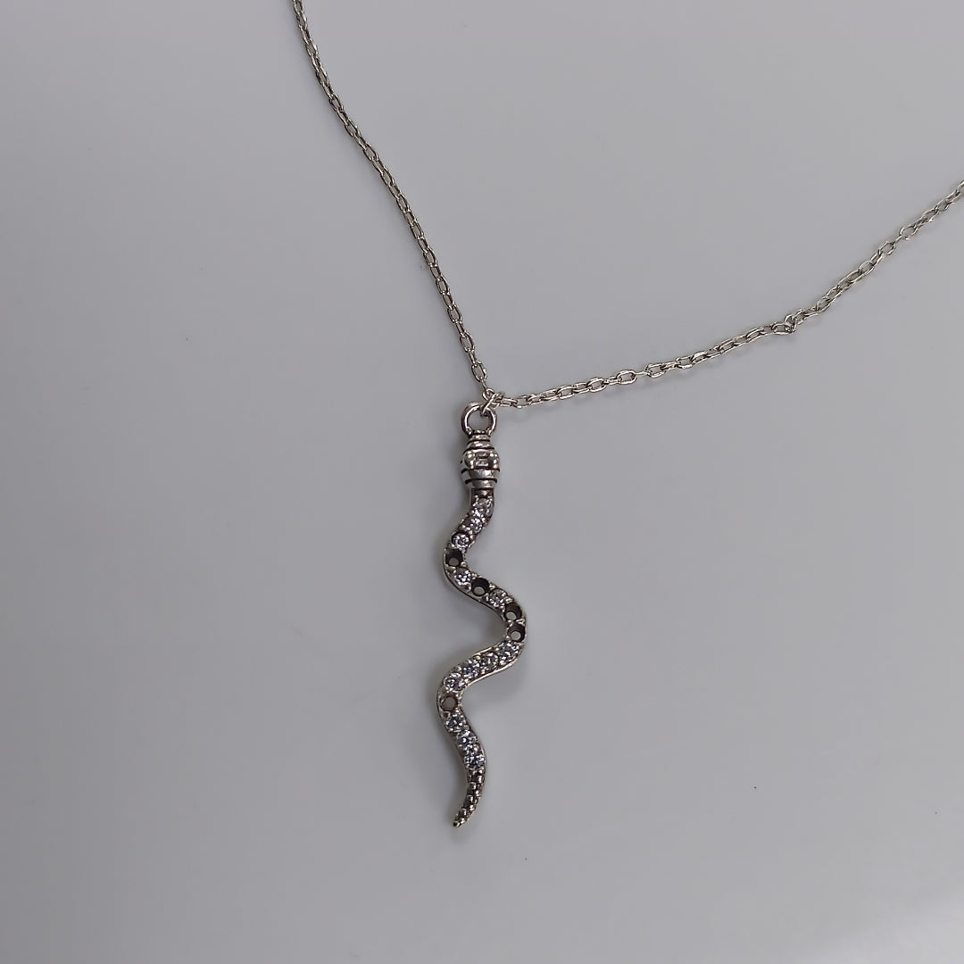 CADENA, DIJE PLATA 2.3 GRMS (SEMINUEVO)