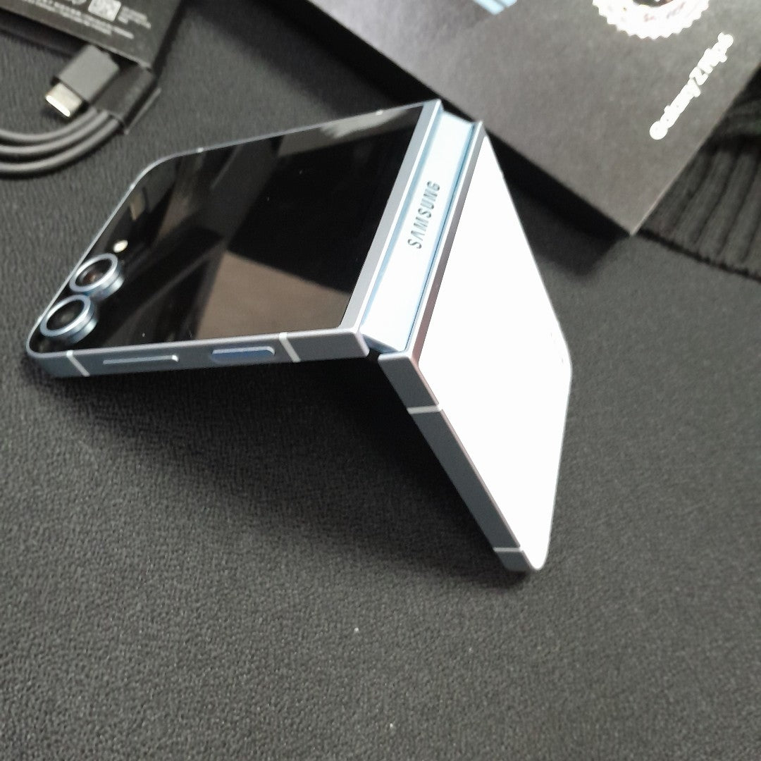CELULAR SAMSUNG GALAXY Z FLIP 6 SM-F741B (2024) 512 GB 12 GB RAM (SEMINUEVO)