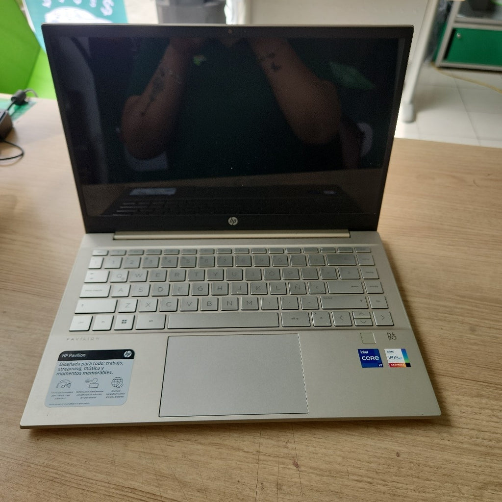 LAPTOP HP 14-DV2003LA (2023) 512 GB SSD 12 GB RAM (SEMINUEVO)