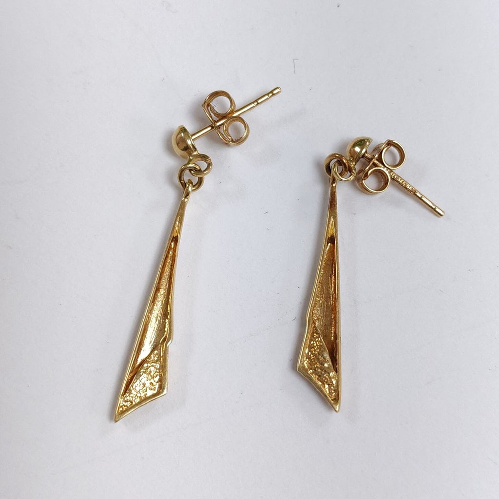 ARETES PAR ORO 14 K 1.8 GRMS (SEMINUEVO)