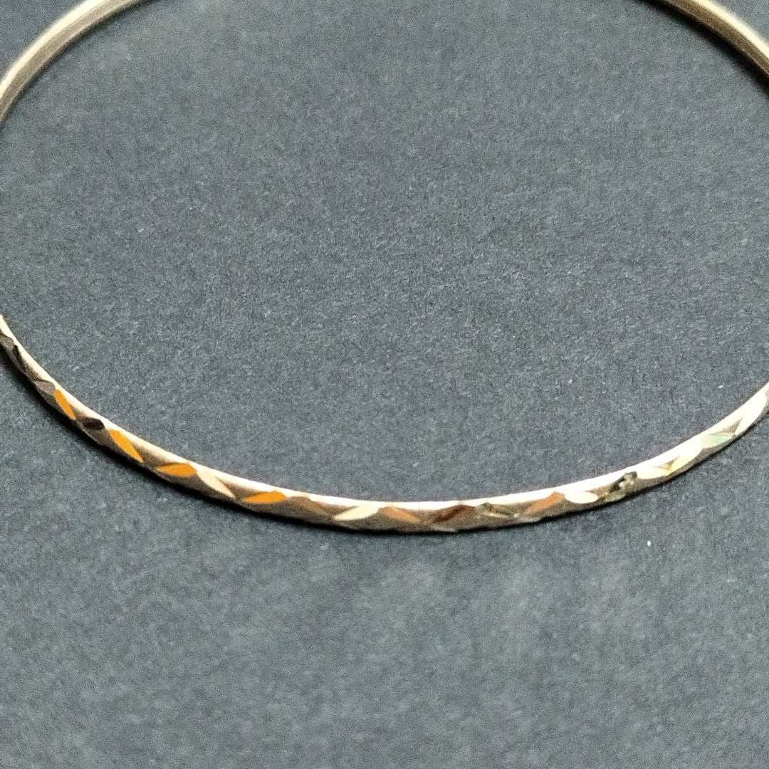 PULSERA RIGIDA ORO 14 K 3.9 GRMS (SEMINUEVO)
