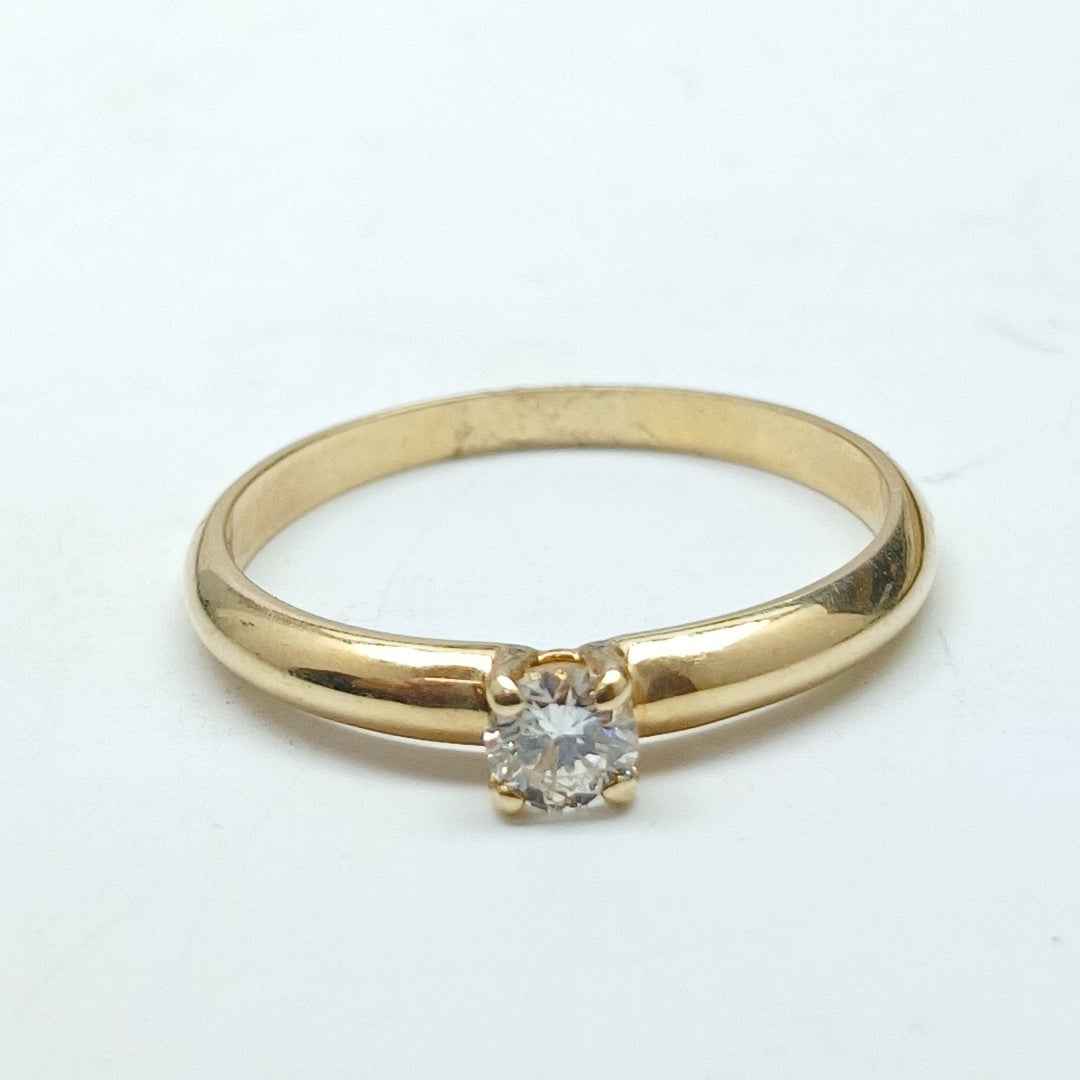 ANILLO SOLITARIO CON DIAMANTE CORTE BRILLANTE 0.16CTS LM SI2, 14K 1.7 G (NUEVO)