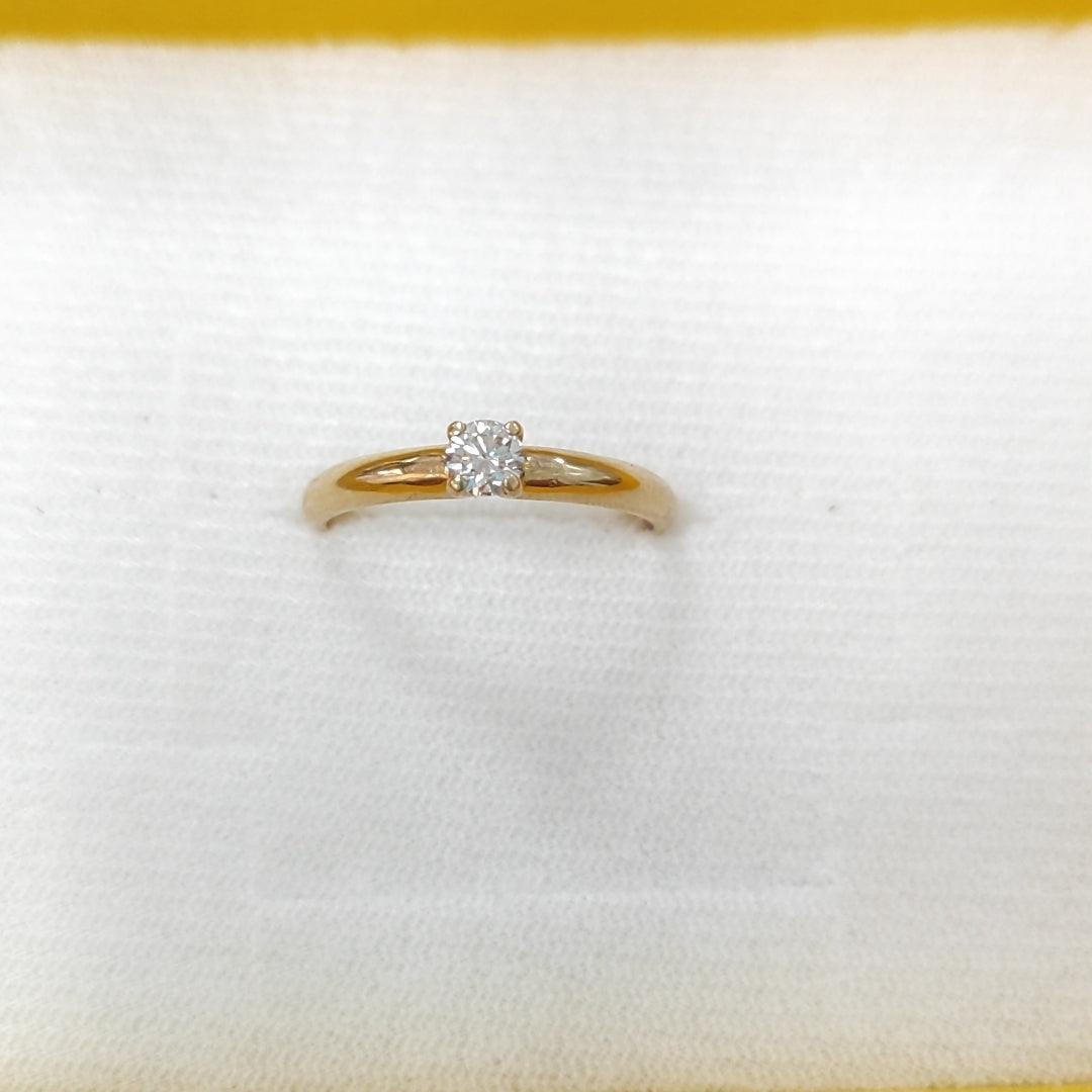 ANILLO SOLITARIO CON DIAMANTE CORTE BRILLANTE 0.16CTS LM SI2, 14K 1.7 G (NUEVO)