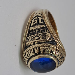 ANILLO DE GRADUACIÓN ORO 8 K 13.6 GRMS (SEMINUEVO)