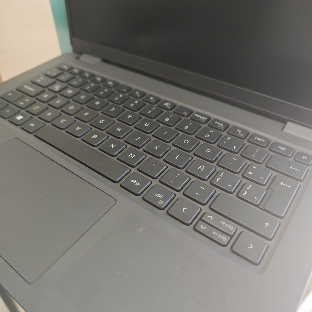LAPTOP DELL LATITUDE 3440 (2024) 512 GB SSD 8 GB RAM (SEMINUEVO)