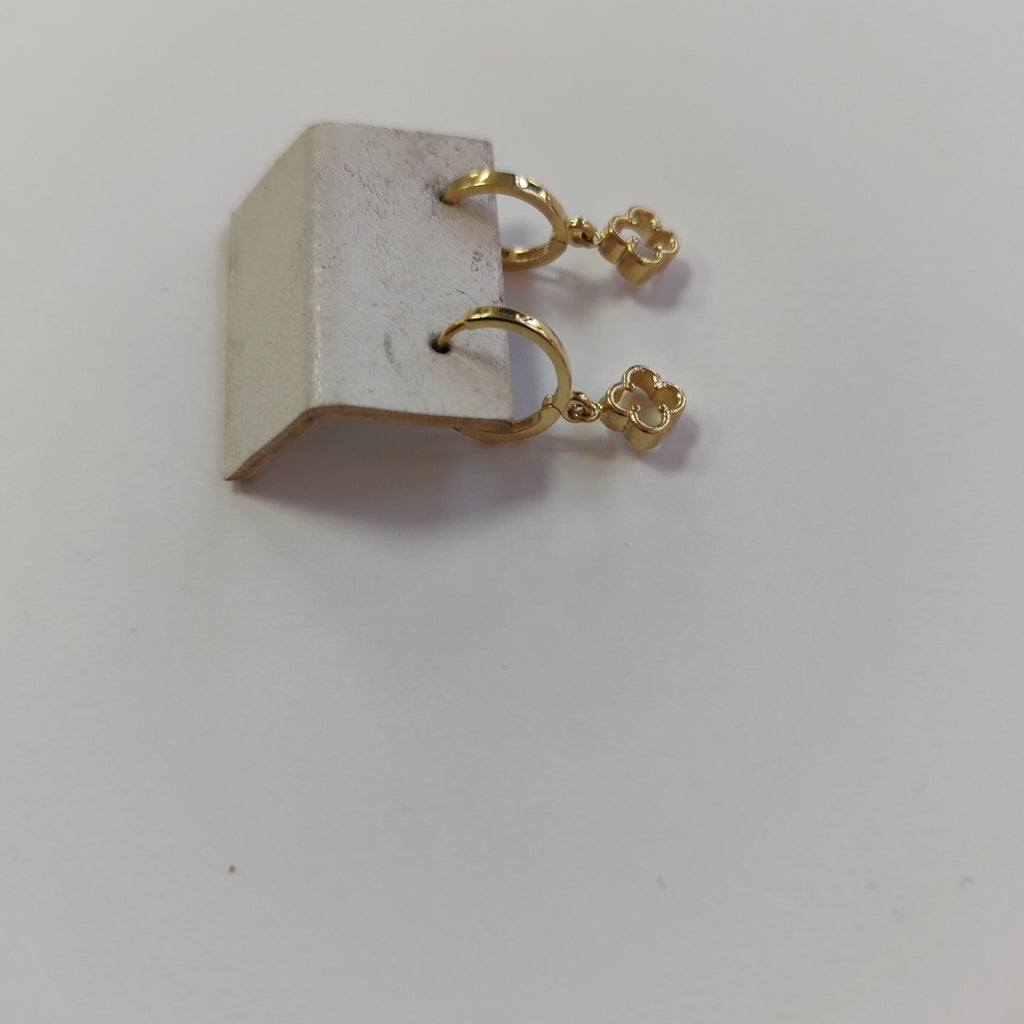 ARETES ARRACADAS CON DIJE 14K 2.4 GR (NUEVO)