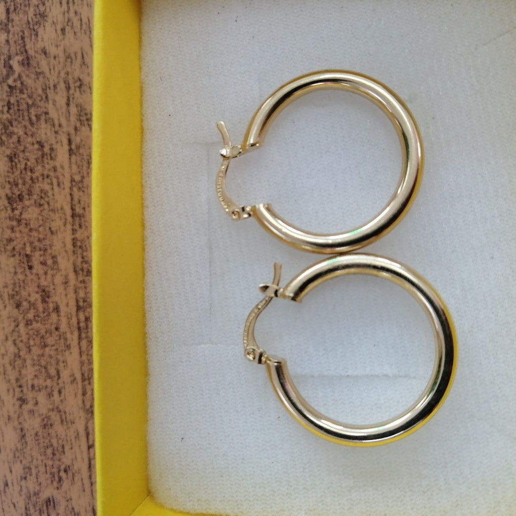 ARETES TEJIDO ARRACADAS LISAS HUECAS 14K 2.1 GR (NUEVO)