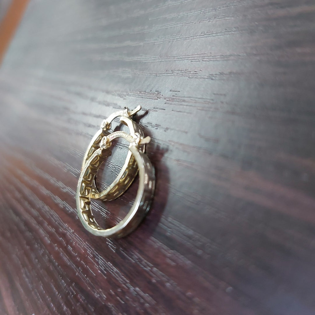ARETES ARRACADAS CON GRECAS 14K 2.2 GR ETRE 4 (NUEVO)