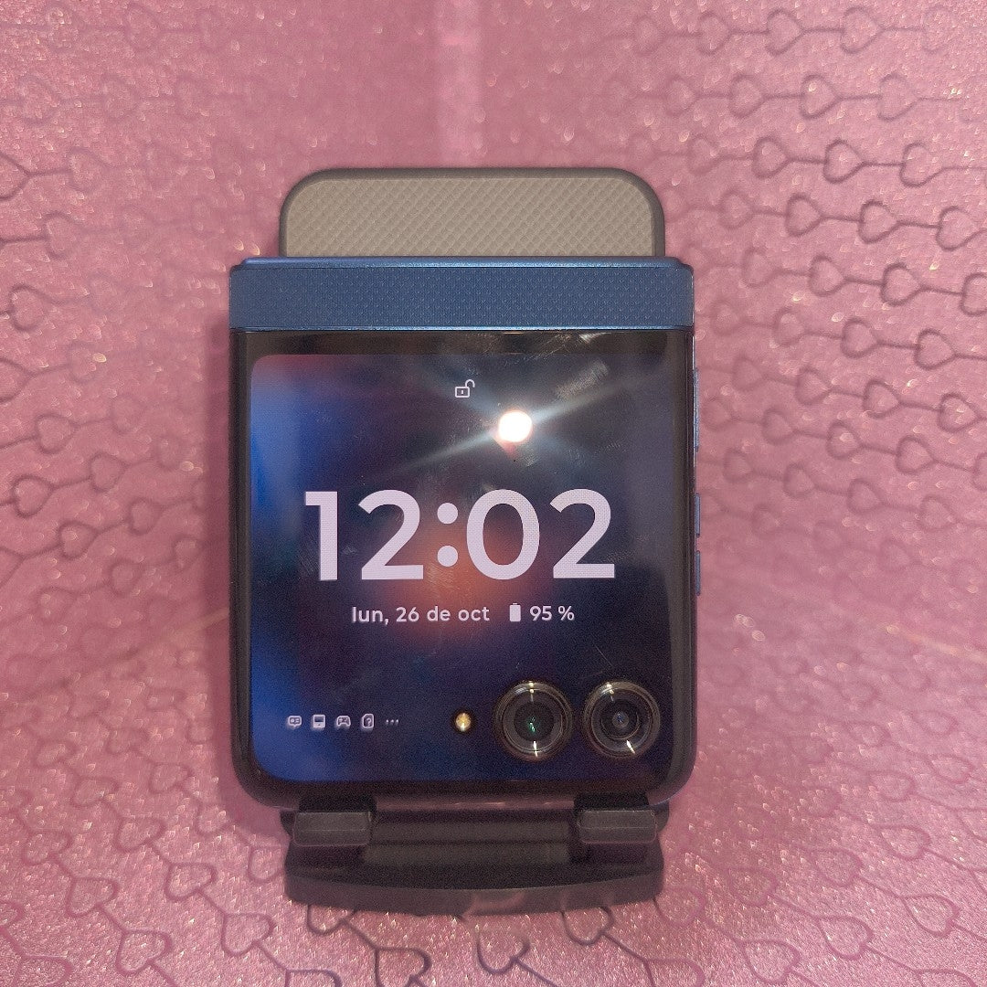CELULAR MOTOROLA RAZR 60 XT2553-1 (2025) 512 GB 12 GB RAM (SEMINUEVO)