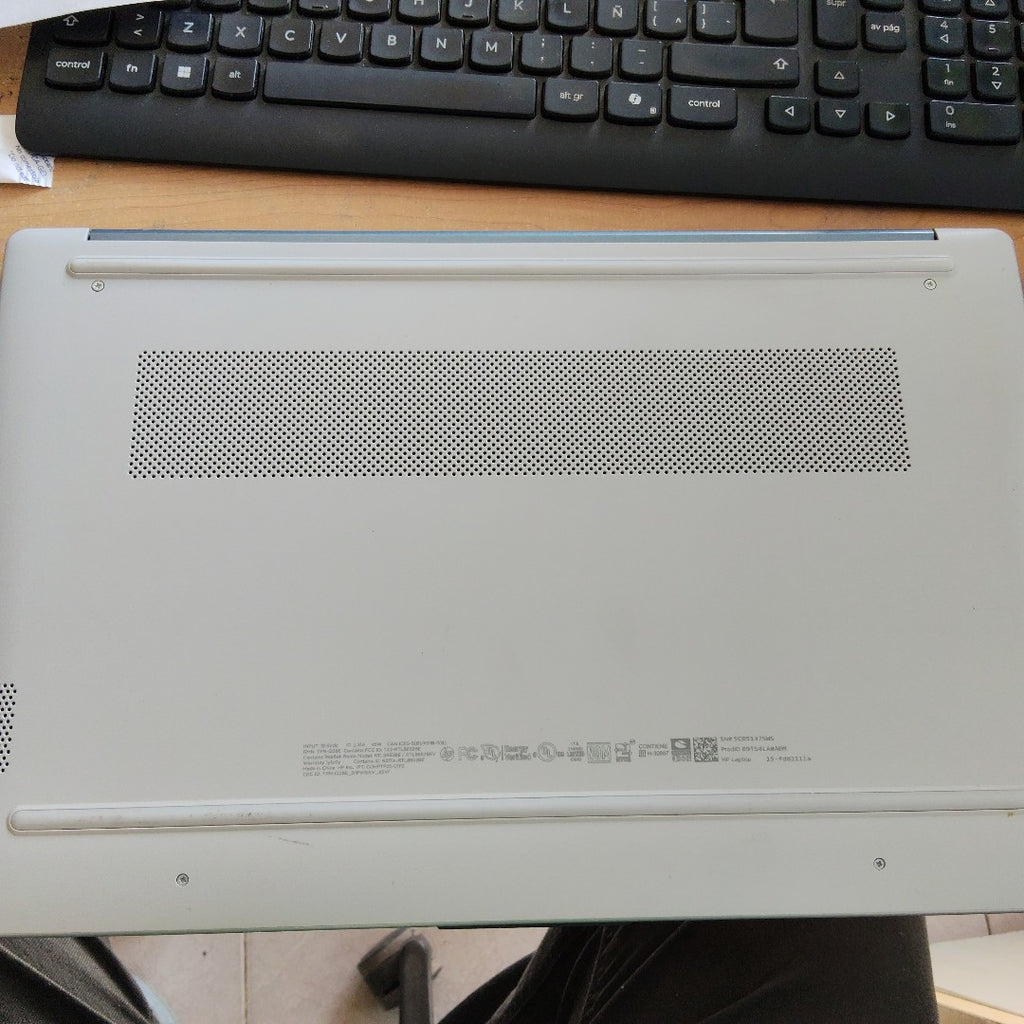 LAPTOP HP 15-FD0211LA (2025) 512 GB SSD 8 GB RAM (SEMINUEVO)