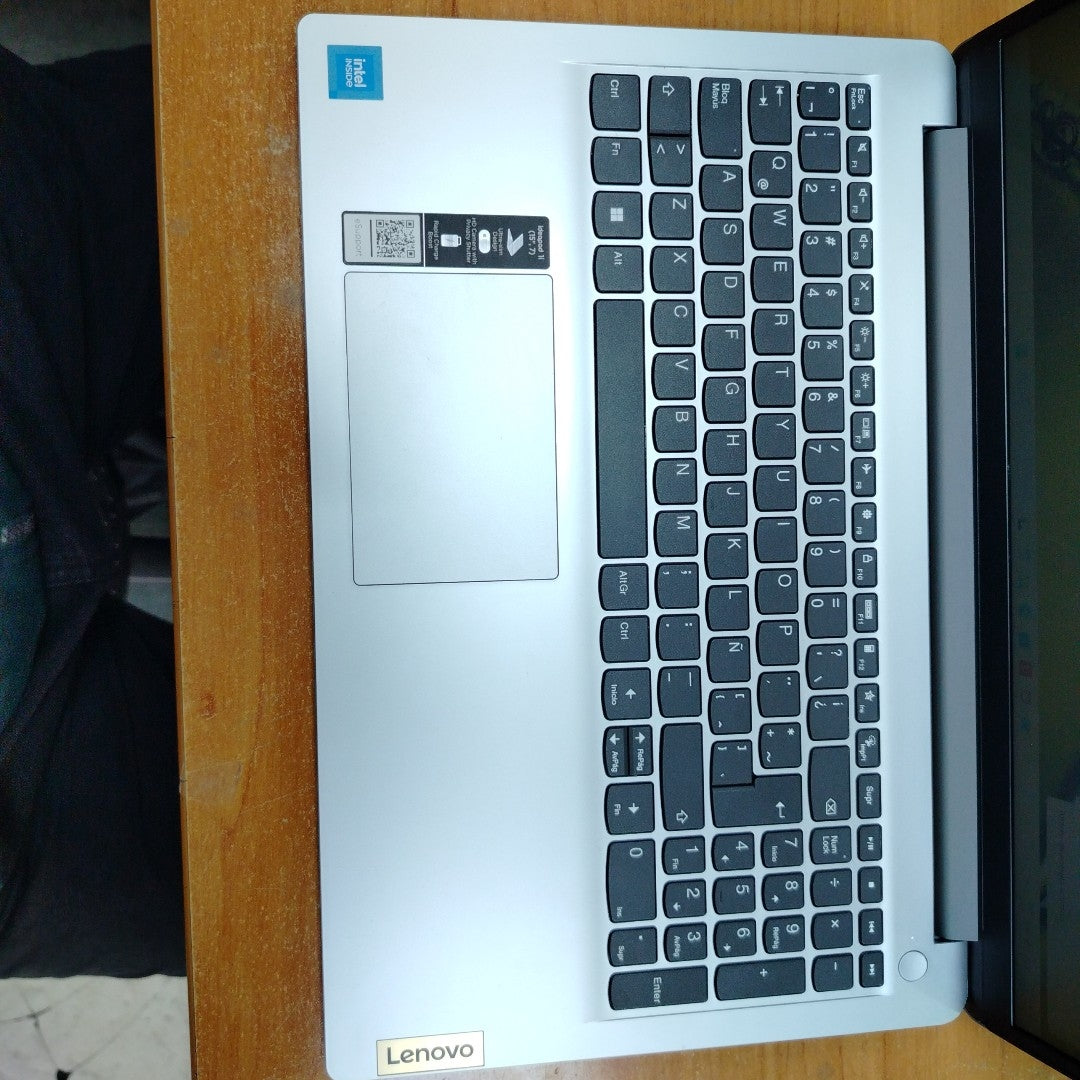 LAPTOP LENOVO IDEAPAD 1 15IJL7 (2025) 256 GB SSD 8 GB RAM (SEMINUEVO)