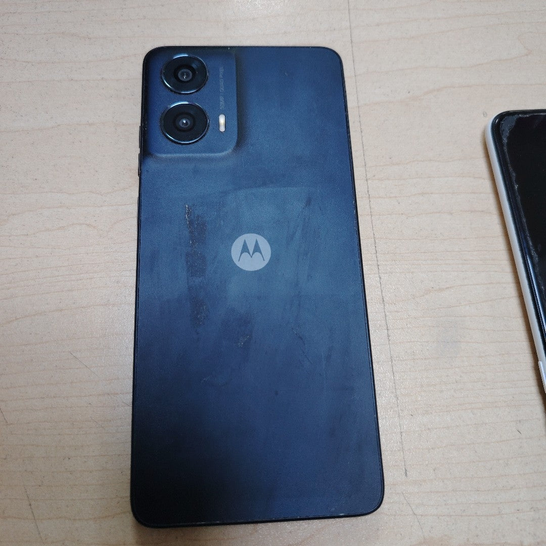 CELULAR MOTOROLA MOTO G24 XT2423-1 (2024) 128 GB 4 GB RAM (SEMINUEVO)