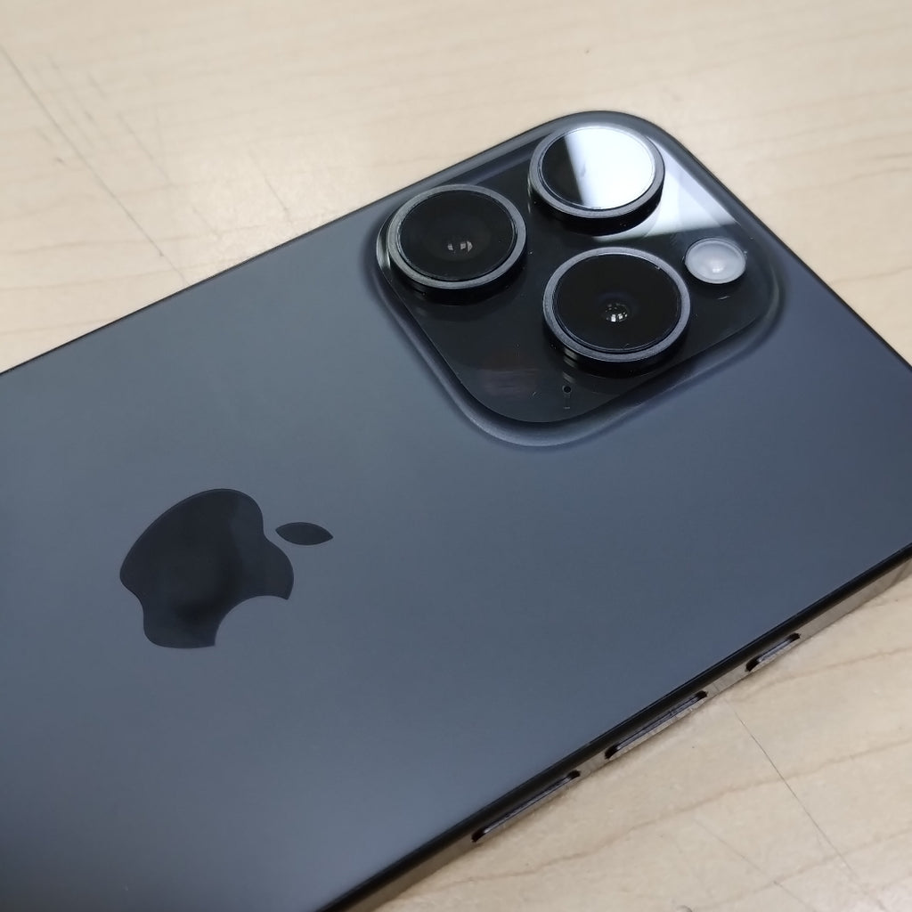 CELULAR APPLE IPHONE 15 PRO A2848 (2023) 256 GB 8 GB RAM (SEMINUEVO)