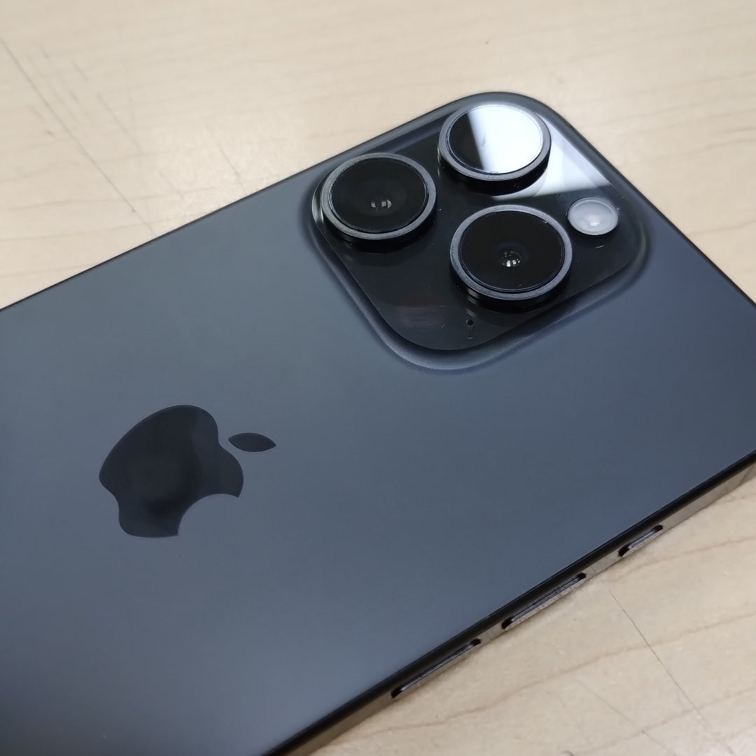 CELULAR APPLE IPHONE 15 PRO A2848 (2023) 256 GB 8 GB RAM (SEMINUEVO)