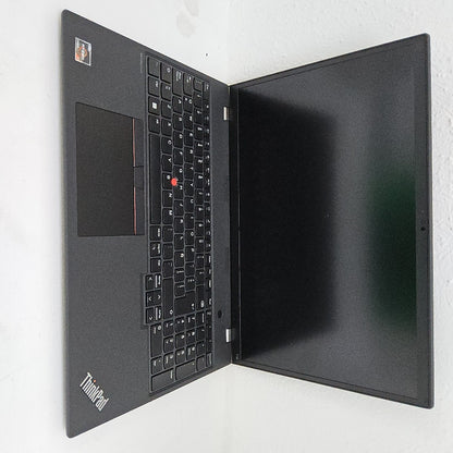 LAPTOP LENOVO THINKPAD T16 GEN 2 (2024) (SEMINUEVO)