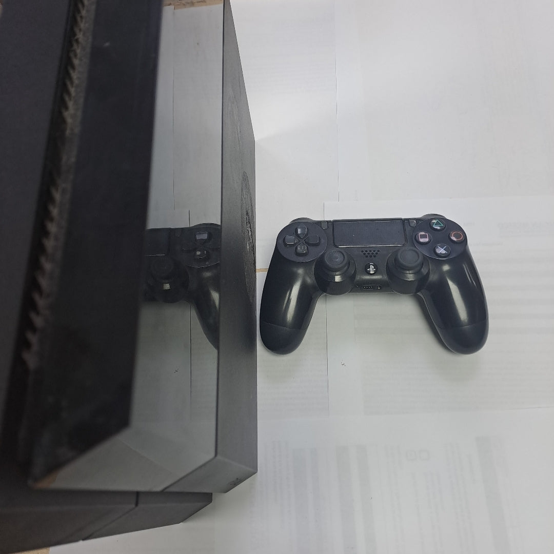 CONSOLA DE VIDEOJUEGO SONY PS4 (SEMINUEVO)