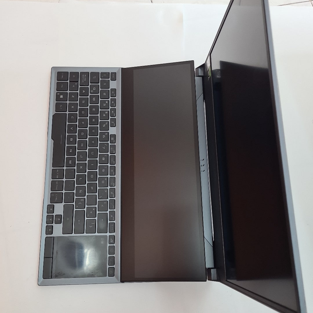 LAPTOP ASUS ROG ZEPHYRUS DUO 15 GX550LWS-HF052T (2020) (SEMINUEVO)