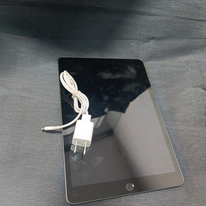 TABLETA APPLE IPAD 9 A2602 256 GB 3 GB RAM (SEMINUEVO)