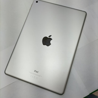 TABLETA APPLE IPAD 9 A2602 256 GB 3 GB RAM (SEMINUEVO)