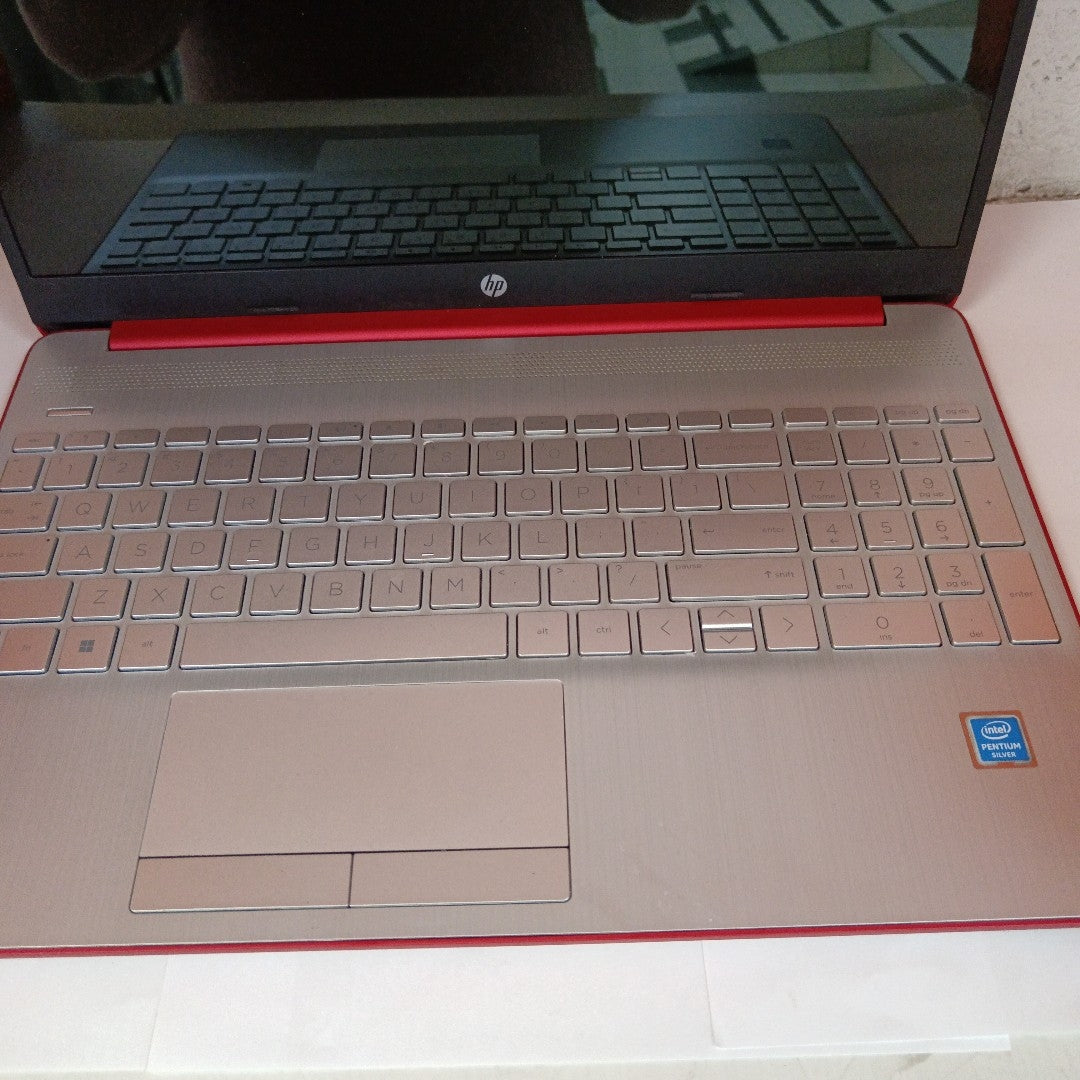 LAPTOP HP 15-DW1083WM (2021) 128 GB SSD 4 GB RAM (SEMINUEVO)