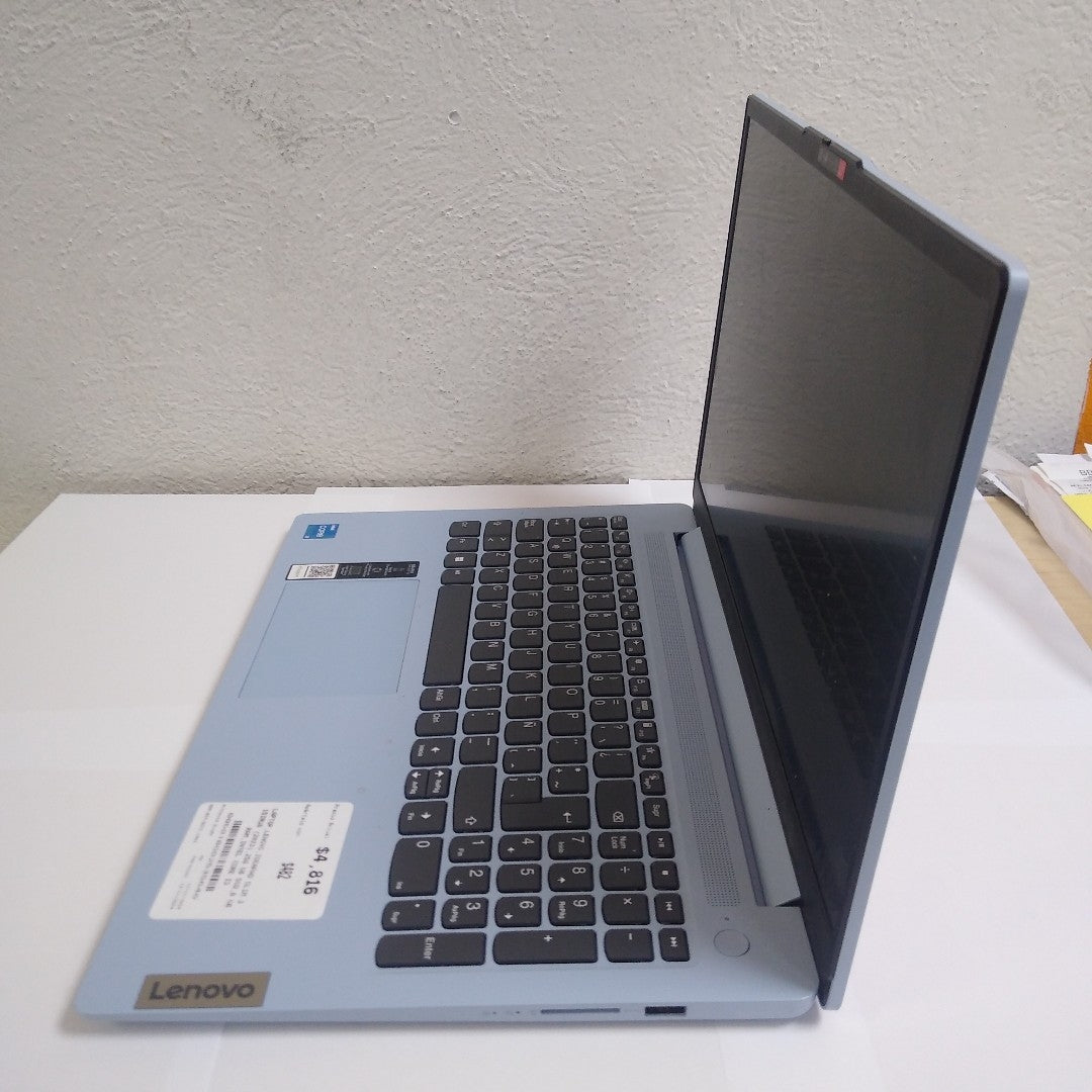 LAPTOP LENOVO IDEAPAD SLIM 3 15IRU8 (2023) 256 GB SSD 8 GB RAM (SEMINUEVO)