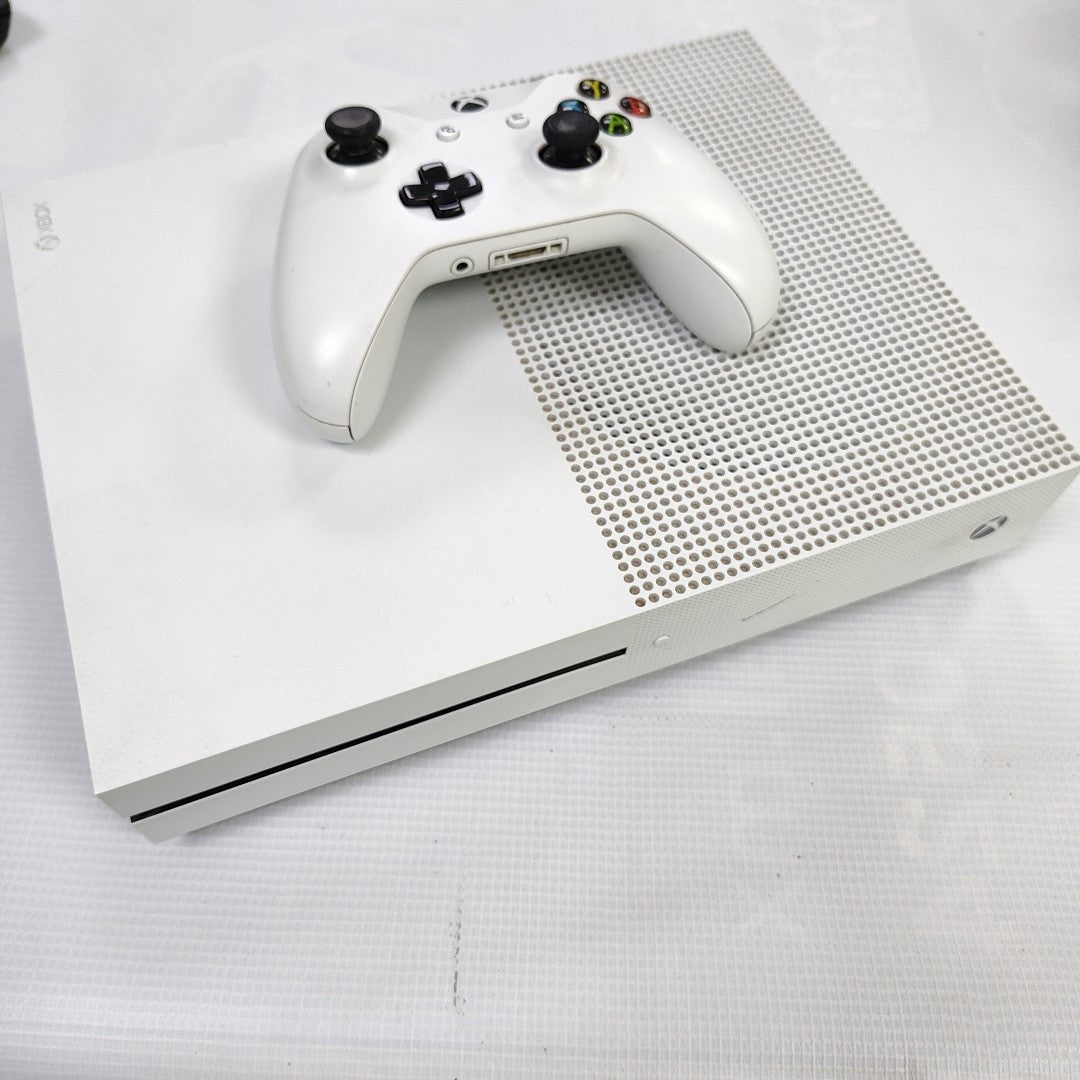 CONSOLA DE VIDEOJUEGO MICROSOFT XBOX ONE S 1 TB (SEMINUEVO)