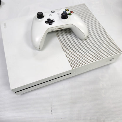 CONSOLA DE VIDEOJUEGO MICROSOFT XBOX ONE S 1 TB (SEMINUEVO)