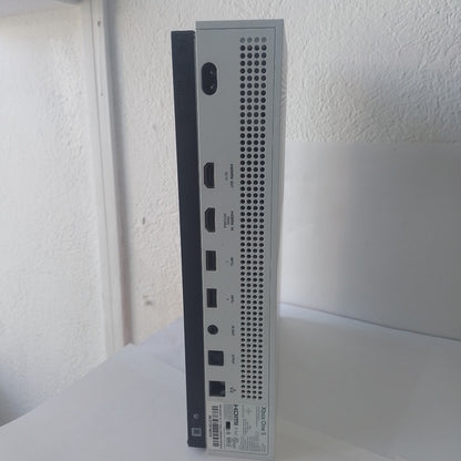 CONSOLA DE VIDEOJUEGO MICROSOFT XBOX ONE S 1 TB (SEMINUEVO)