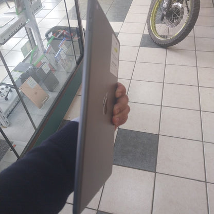 TABLETA APPLE IPAD 9 A2602 64 GB 3 GB RAM (SEMINUEVO)