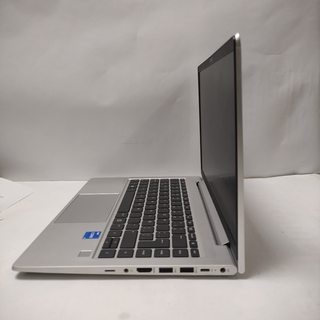 LAPTOP HP ELITEBOOK 640 G9 (2023) 256 GB SSD 16 GB RAM (SEMINUEVO)