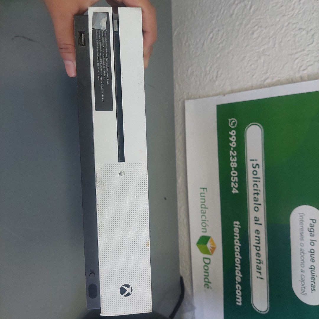 CONSOLA DE VIDEOJUEGO MICROSOFT XBOX ONE S 500 GB  (SEMINUEVO)