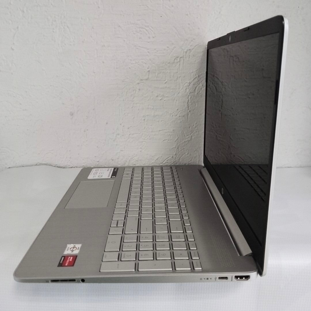 LAPTOP HP 15-EF1501LA (2022) 256 GB SSD 8 GB RAM (SEMINUEVO)