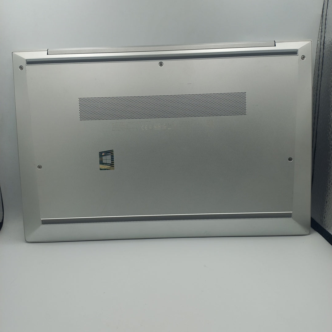 LAPTOP HP ELITEBOOK 840 G8 (2023) 256 GB SSD 16 GB RAM (SEMINUEVO)