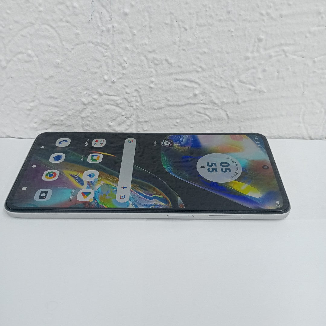 CELULAR MOTOROLA MOTO G82 XT2225-1 128 GB 6 GB RAM (SEMINUEVO)