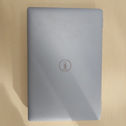 LAPTOP DELL LATITUDE 5540 (2023) 512 GB SSD 16 GB RAM (SEMINUEVO)