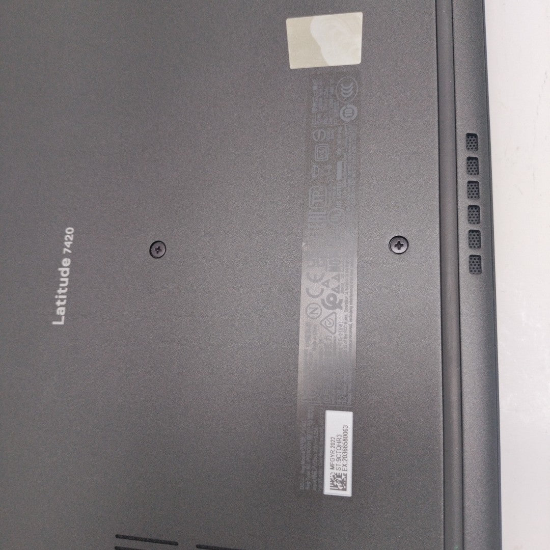 LAPTOP DELL LATITUDE 7420 (2022) 256 GB SSD 16 GB RAM (SEMINUEVO)