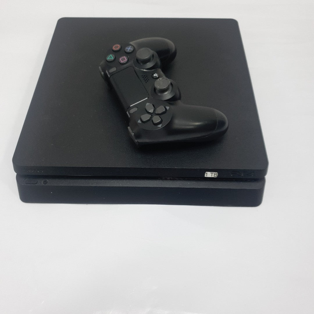 CONSOLA DE VIDEOJUEGO SONY PS4 1 TB (SEMINUEVO)