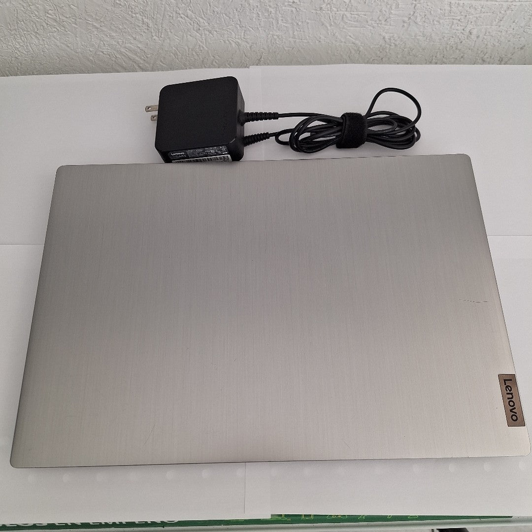 LAPTOP LENOVO IDEAPAD 3 15ADA05 (2020) 1 TB 8 GB RAM (SEMINUEVO)