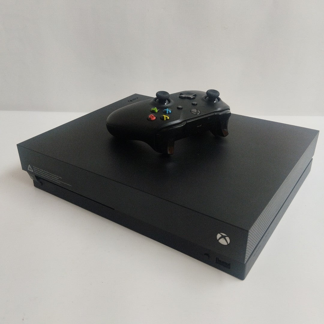 CONSOLA DE VIDEOJUEGO MICROSOFT XBOX ONE X 1 TB (SEMINUEVO)