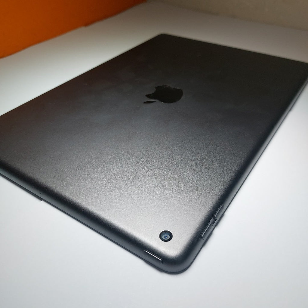 TABLETA APPLE IPAD 9 A2602 256 GB 3 GB RAM (SEMINUEVO)