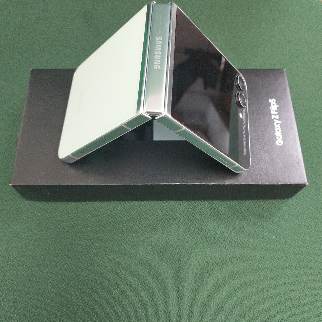 CELULAR SAMSUNG GALAXY S22+ SM-S906E 256 GB 8 GB RAM (SEMINUEVO)