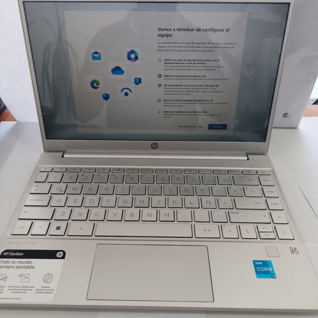 LAPTOP HP PAVILION 13-BB0501LA (2021) 256 GB SSD 8 GB RAM (SEMINUEVO)