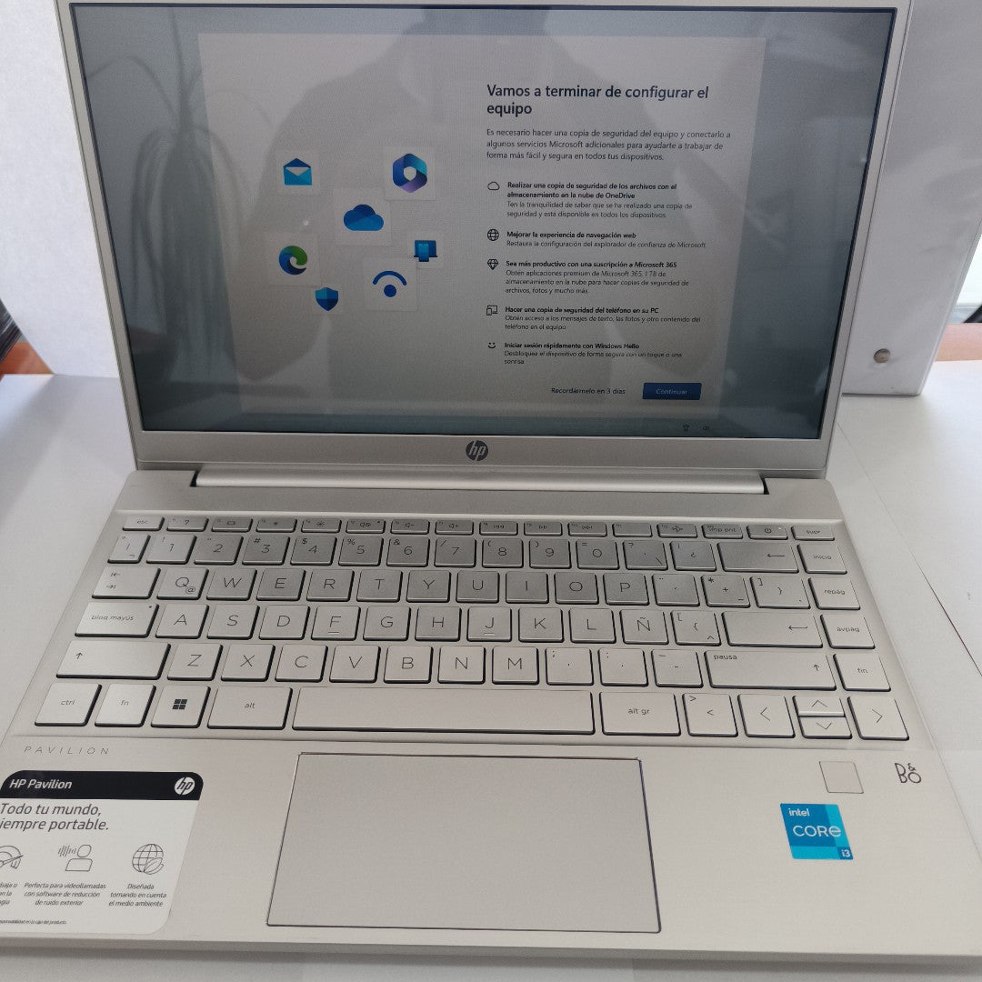 LAPTOP HP PAVILION 13-BB0501LA (2021) 256 GB SSD 8 GB RAM (SEMINUEVO)