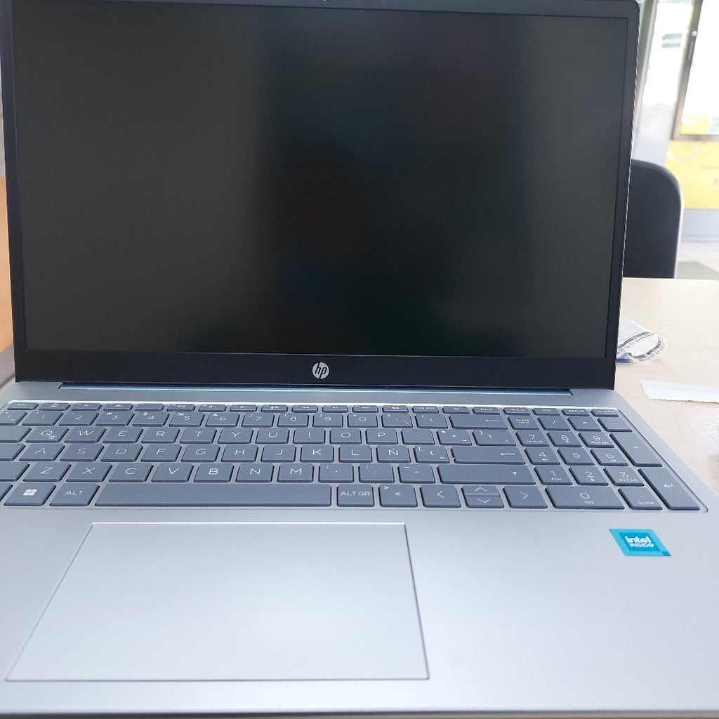 LAPTOP HP 15-FD0000LA (2023) 512 GB SSD 8 GB RAM (SEMINUEVO)