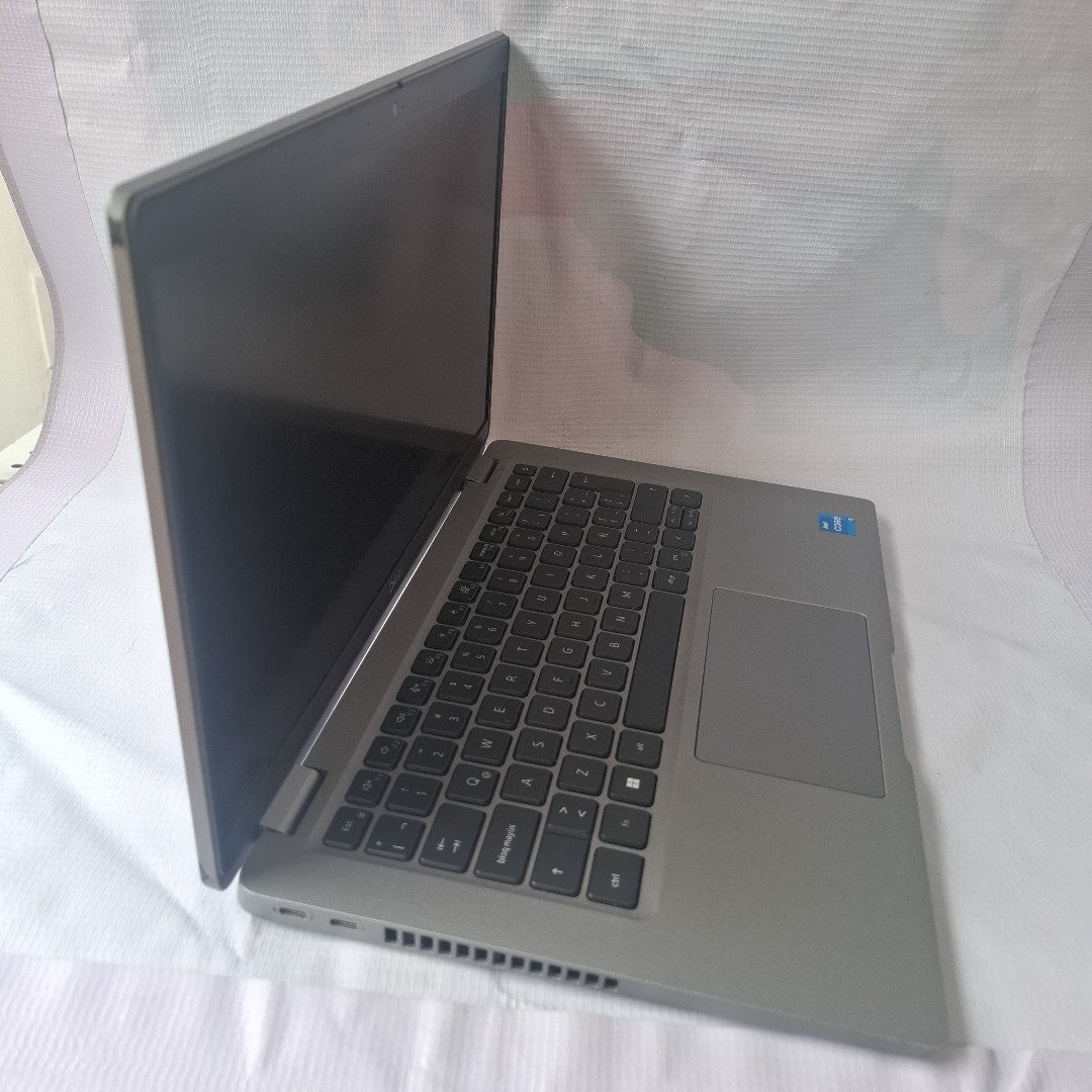 LAPTOP DELL LATITUDE 5430 (2022) 512 GB SSD 16 GB RAM (SEMINUEVO)