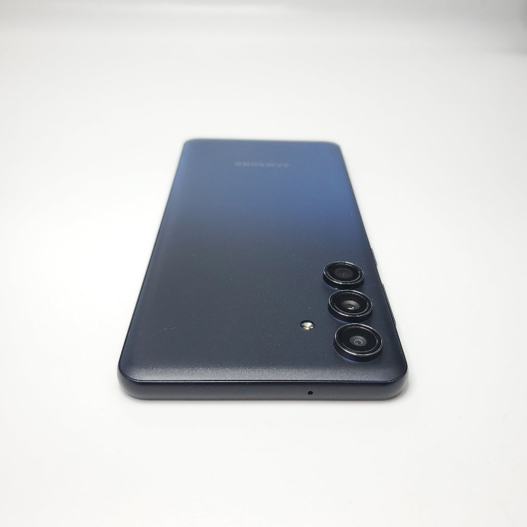 CELULAR SAMSUNG GALAXY M55 SM-M556B (2024) 128 GB 8 GB RAM (SEMINUEVO)