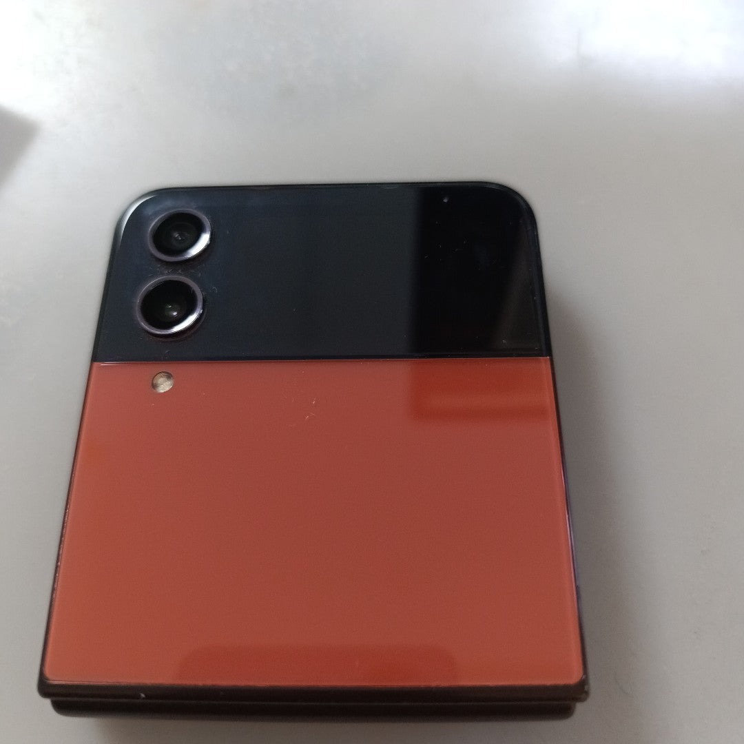 CELULAR SAMSUNG GALAXY Z FLIP4 SM-F721U1 256 GB 8 GB RAM (SEMINUEVO)