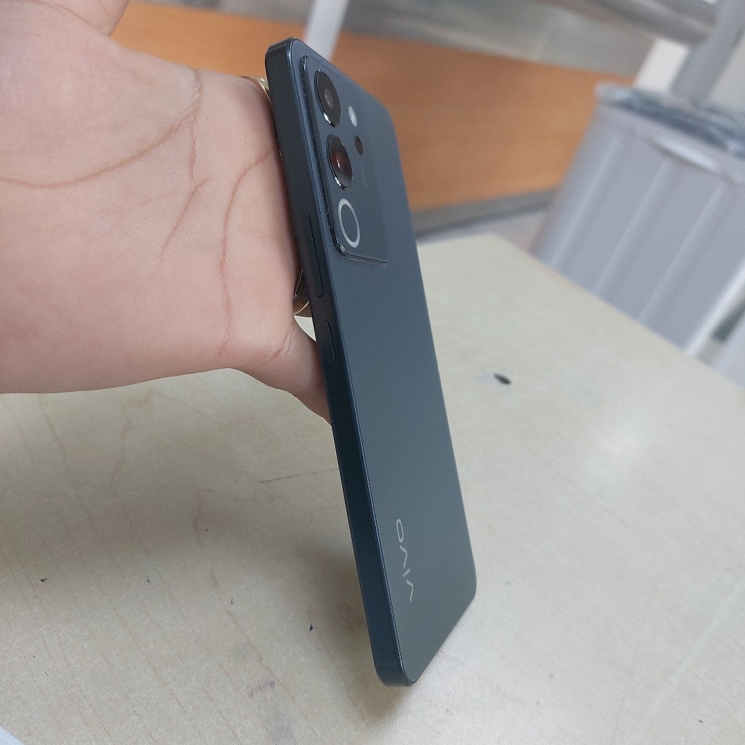CELULAR VIVO V30 LITE V2314 (2023) 256 GB 12 GB RAM (SEMINUEVO)