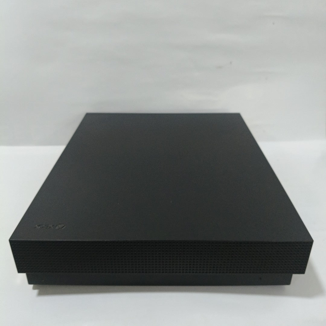 CONSOLA DE VIDEOJUEGO MICROSOFT XBOX ONE X 1 TB (SEMINUEVO)