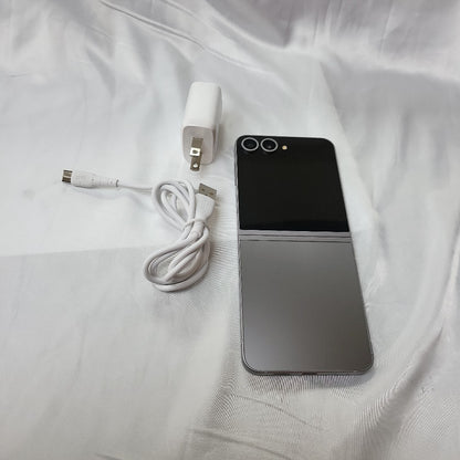 CELULAR SAMSUNG GALAXY Z FLIP6 SM-F741B (2024) 512 GB 12 GB RAM (SEMINUEVO)